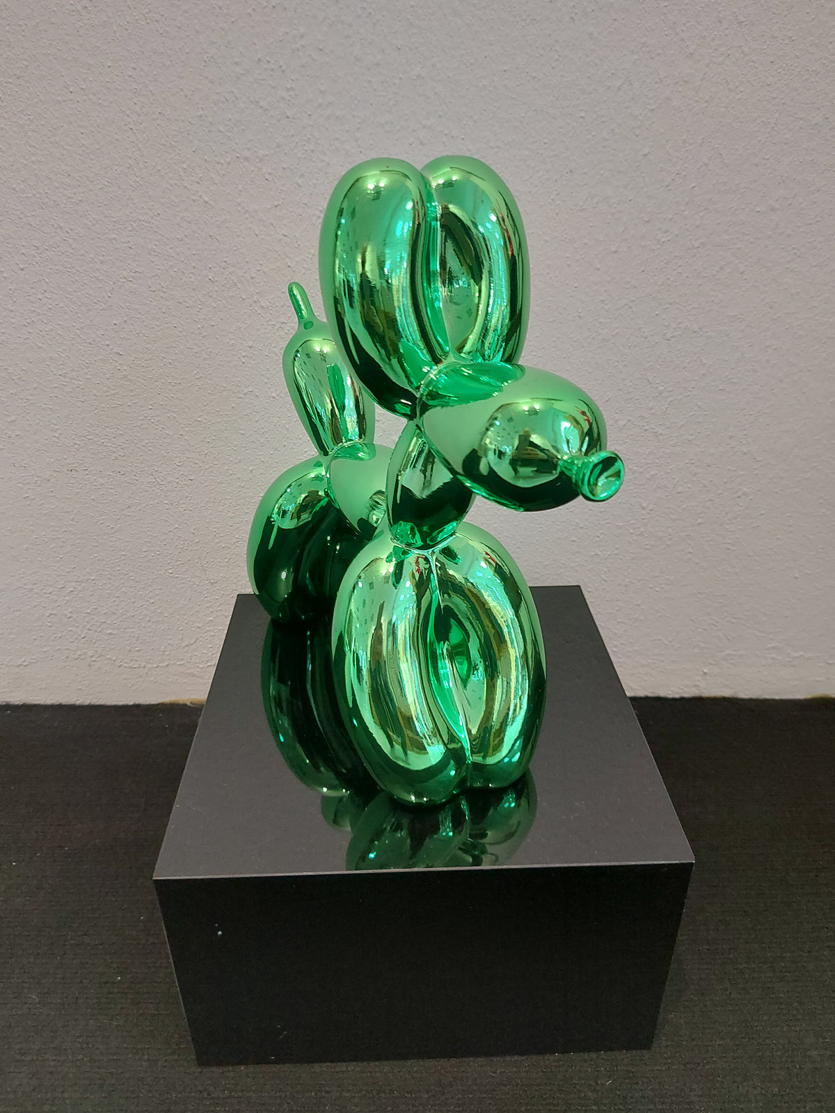 Cão balão verde