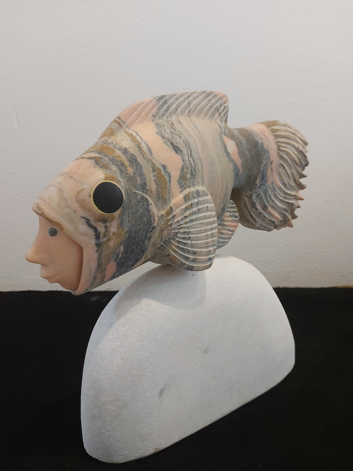 Peixe com cara de pessoa